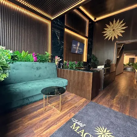 Macedonia Square Hotell 4*