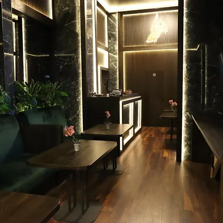 Hotel Macedonia Square 4*