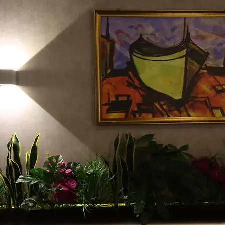 Hotel Macedonia Square 4*