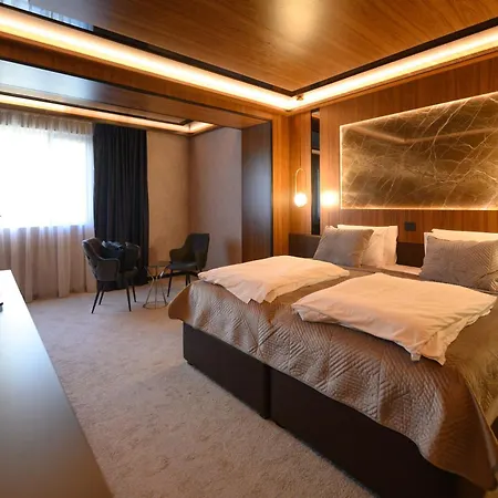 ホテル Macedonia Square