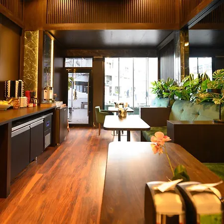 Hotel Macedonia Square 4*