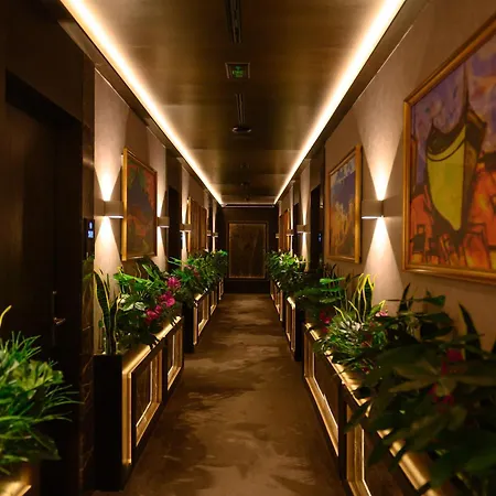 Macedonia Square 4*