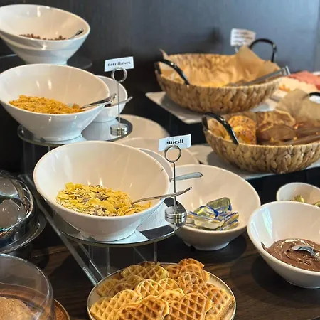 ホテル Macedonia Square スコピエ