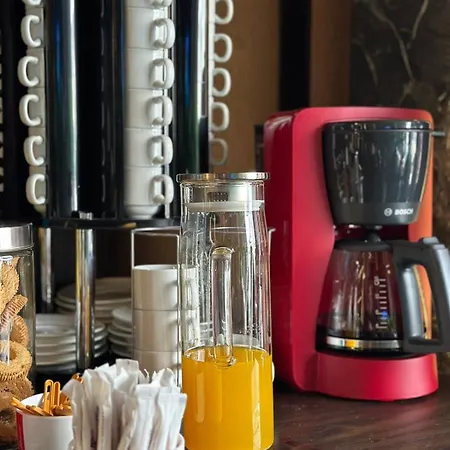 Hotel Macedonia Square 4*