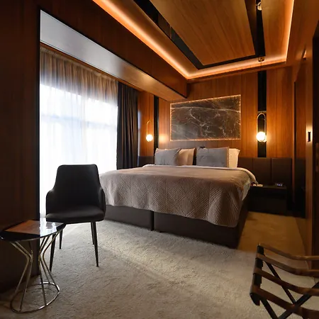 Hotel Macedonia Square 4*