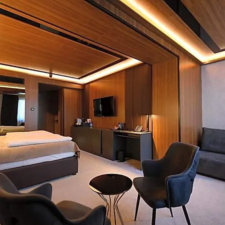 Macedonia Square Hotell