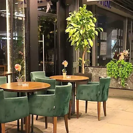 Macedonia Square 4*
