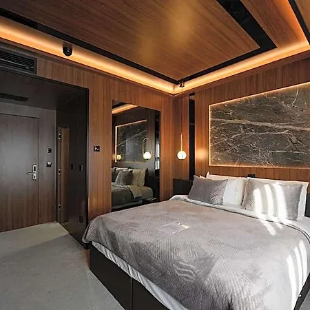 Macedonia Square Hotel 4*
