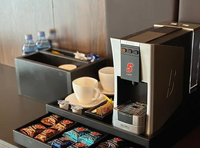 ホテル Macedonia Square 4*