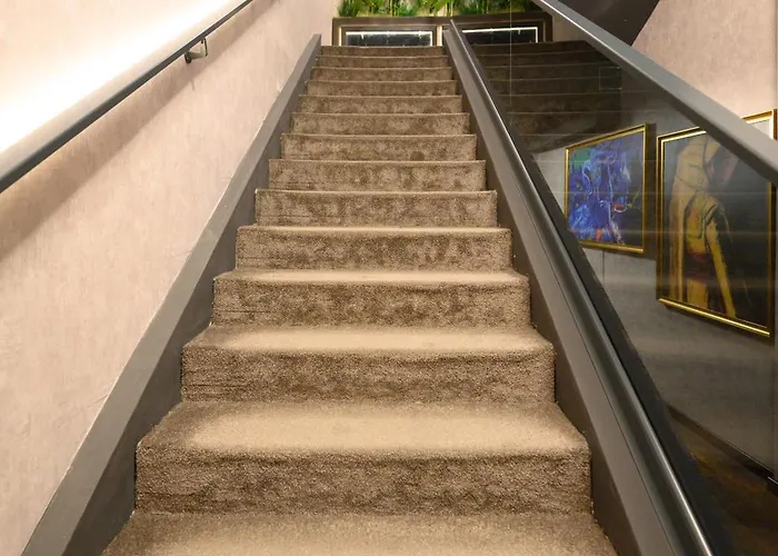 Macedonia Square Hotel