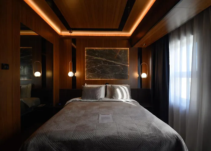 Macedonia Square Hotel 4*