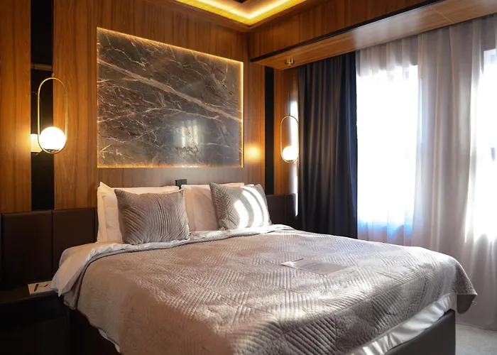 Macedonia Square Hotel 4*