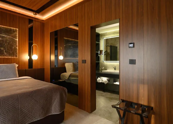 Macedonia Square Hotel 4*