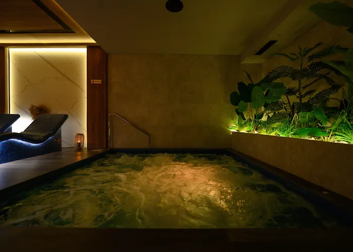 Hotel Macedonia Square 4*