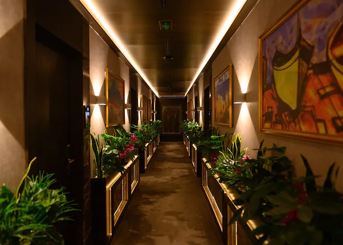 Macedonia Square Hotel 4*