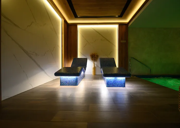 Hotel Macedonia Square 4*